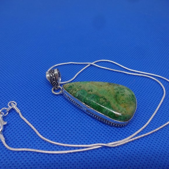 Stunning "GREEN CORAL FOSSIL PENDANT" Handmade Sterling on a 18" Chain #77 - Picture 3 of 3